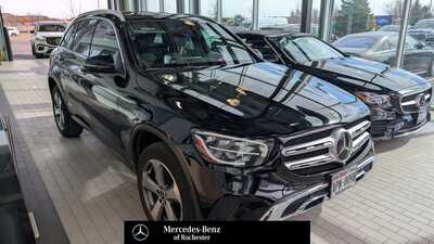 2022 Mercedes-Benz GLC, $33500. Photo 1