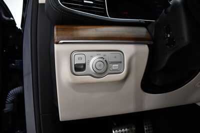 2021 Mercedes-Benz GLS-Class, $54995. Photo 11