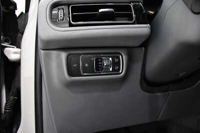 2020 Lincoln Aviator, $28495. Photo 11