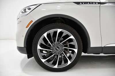 2020 Lincoln Aviator, $28495. Photo 7