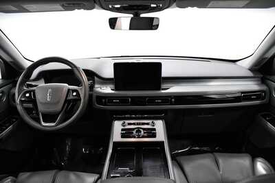 2020 Lincoln Aviator, $28495. Photo 8