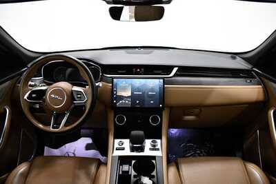 2022 Jaguar F-Pace, $32000. Photo 8