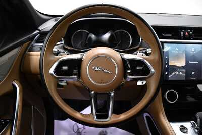 2022 Jaguar F-Pace, $32000. Photo 9