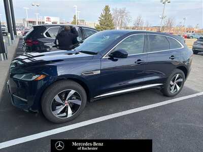 2022 Jaguar F-Pace, $32000. Photo 1