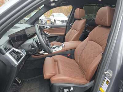 2024 BMW X7, $69575. Photo 2