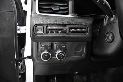 2022 GMC Yukon XL, $48695. Photo 11