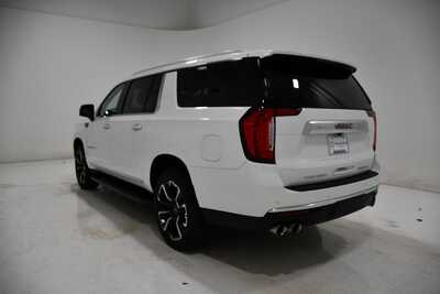 2022 GMC Yukon XL, $48695. Photo 3