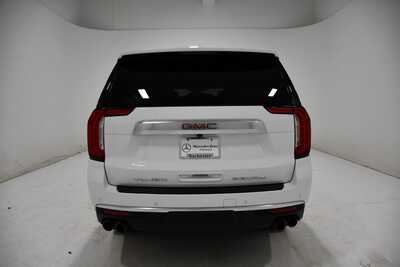 2022 GMC Yukon XL, $48695. Photo 4