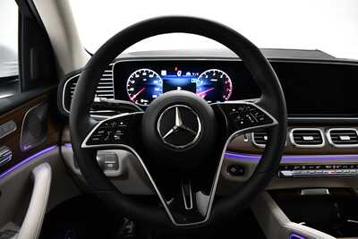 2026 Mercedes-Benz GLE-Class, $85015. Photo 8