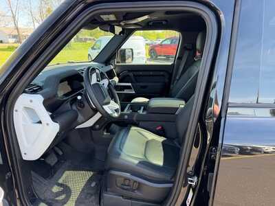 2024 Land Rover Defender, $57995. Photo 6