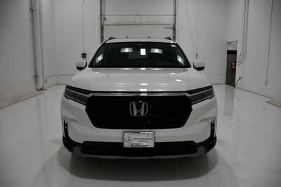 2024 Honda Pilot, $41948. Photo 2