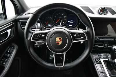 2021 Porsche Macan, $35100. Photo 9