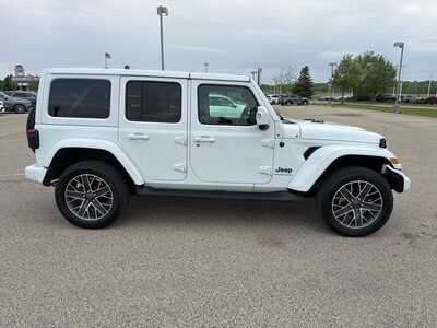 2023 Jeep Wrangler, $32000. Photo 4