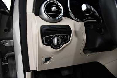 2021 Mercedes-Benz GLC-Class, $23695. Photo 11