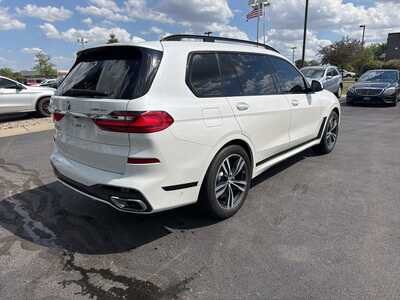 2022 BMW X7, $46000. Photo 6