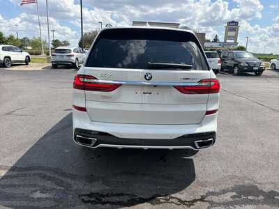 2022 BMW X7, $46000. Photo 7