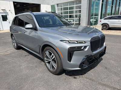2024 BMW X7, $67000. Photo 3