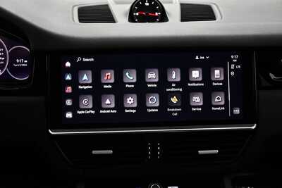 2023 Porsche Cayenne, $54600. Photo 12