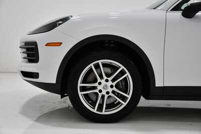 2023 Porsche Cayenne, $54600. Photo 6