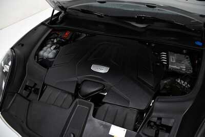2023 Porsche Cayenne, $54600. Photo 7