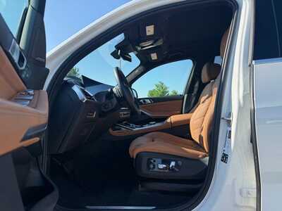 2024 BMW X7, $60875. Photo 11
