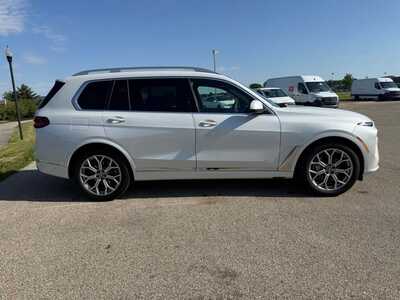 2024 BMW X7, $60875. Photo 7