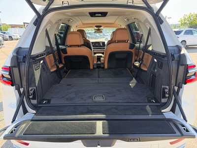 2024 BMW X7, $64575. Photo 12