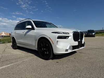 2024 BMW X7, $64575. Photo 8