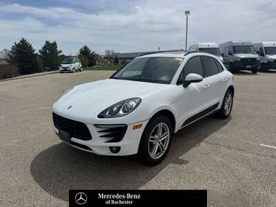 2018 Porsche Macan, $24495. Photo 1
