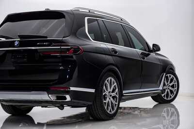 2024 BMW X7, $52495. Photo 12
