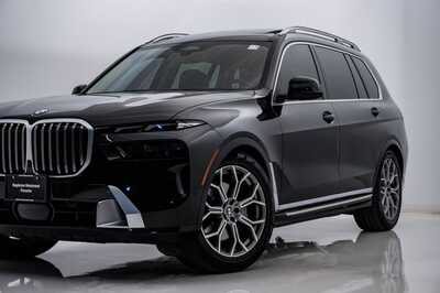2024 BMW X7, $52495. Photo 2