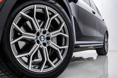 2024 BMW X7, $52495. Photo 6