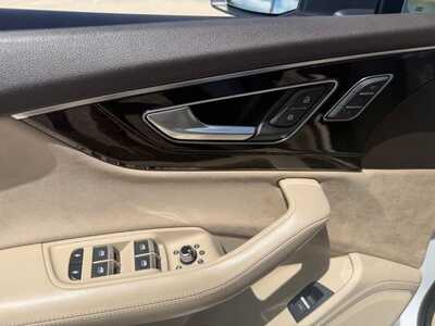 2018 Audi Q7, $16600. Photo 11