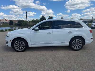 2018 Audi Q7, $16600. Photo 3