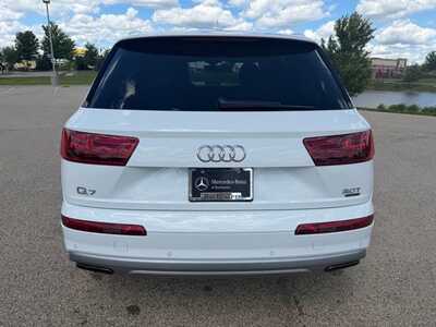 2018 Audi Q7, $16600. Photo 7