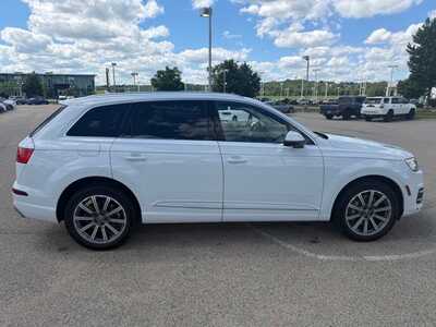 2018 Audi Q7, $16600. Photo 8