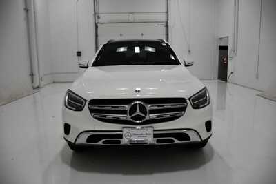 2021 Mercedes-Benz GLC-Class, $27338. Photo 2