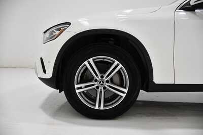 2021 Mercedes-Benz GLC-Class, $27338. Photo 7