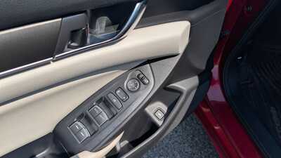 2022 Honda Accord, $20600. Photo 12