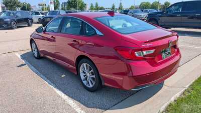 2022 Honda Accord, $20600. Photo 4