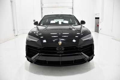 2023 Lamborghini Urus, $244600. Photo 2