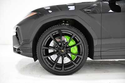 2023 Lamborghini Urus, $244600. Photo 7