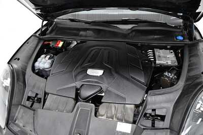 2020 Porsche Cayenne, $38600. Photo 6