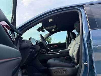 2025 Chevrolet Traverse, $46095. Photo 11