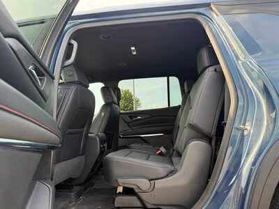 2025 Chevrolet Traverse, $46095. Photo 12