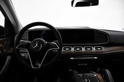 2026 Mercedes-Benz GLE-Class, $80830. Photo 7