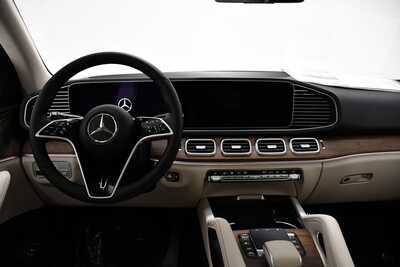 2026 Mercedes-Benz GLE-Class, $79980. Photo 7