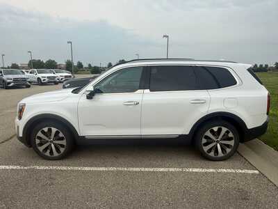 2020 Kia Telluride, $19600. Photo 2