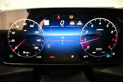 2027 Mercedes-Benz GLC-Class, $72840. Photo 10