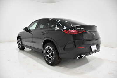 2027 Mercedes-Benz GLC-Class, $72840. Photo 3